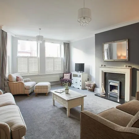 Sandpiper Apartment *